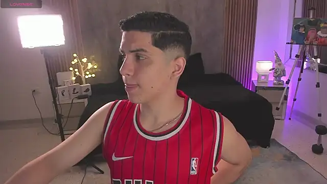 Snapshot of Brat_ chatting on 12-13-25, 09:20 Brat online show from 12-13-25, 09:20