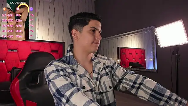 Snapshot of Brat_ chatting on 12-22-25, 05:04 Brat online show from 12-22-25, 05:04