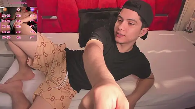 Snapshot of Brat_ chatting on 02-10-26, 05:33 Brat online show from 02-10-26, 05:33