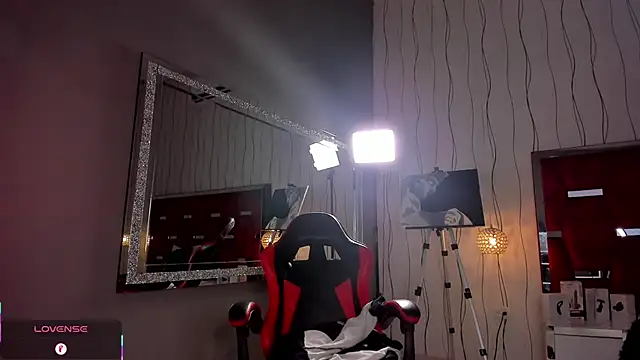 Snapshot of Brat_ chatting on 03-04-26, 07:53 Brat online show from 03-04-26, 07:53