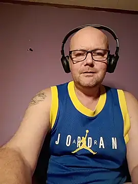 Snapshot of hairy_orbite chatting on 10-17-25, 08:22 hairy orbite online show from 10-17-25, 08:22