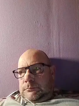 Snapshot of hairy_orbite chatting on 10-19-25, 04:24 hairy orbite online show from 10-19-25, 04:24