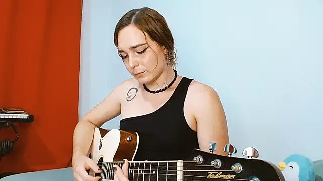 Catnessa online show from 10-19-25, 12:11