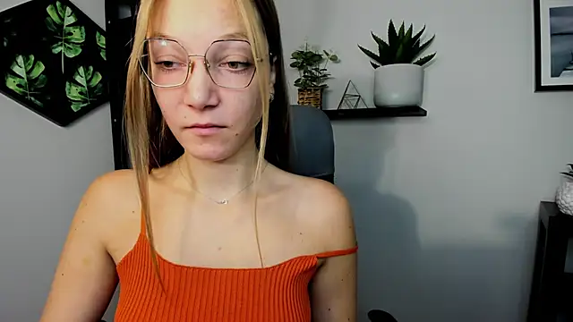EmillyPlay online show from 12-04-24, 06:55