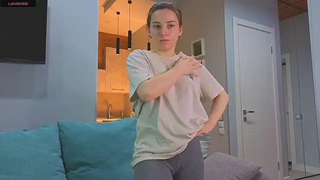 DonnaBurkee online show from 10-28-25, 04:05