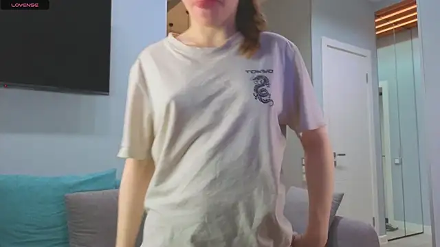 DonnaBurkee online show from 10-29-25, 04:37