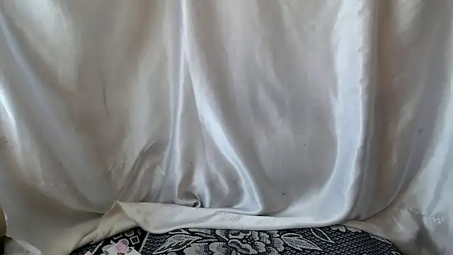 Burberrry  online show from 03-08-25, 12:52