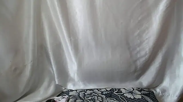 Burberrry  online show from 03-15-25, 11:40