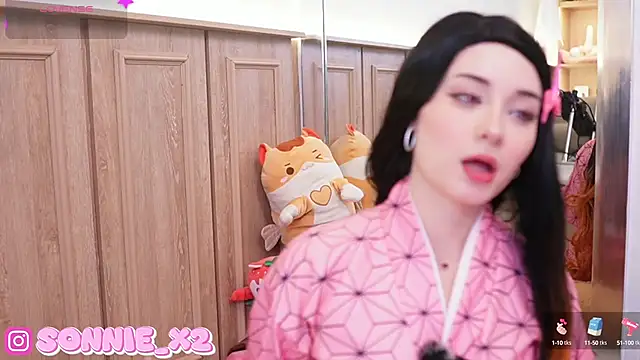 Snapshot of Sonnie_ chatting on 01-15-25, 11:43 Sonnie online show from 01-15-25, 11:43