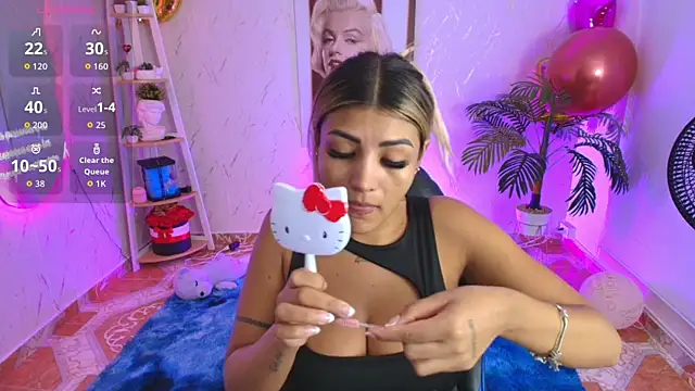 Snapshot of SALOOMEE__ chatting on 10-11-25, 11:20 SALOOMEE online show from 10-11-25, 11:20