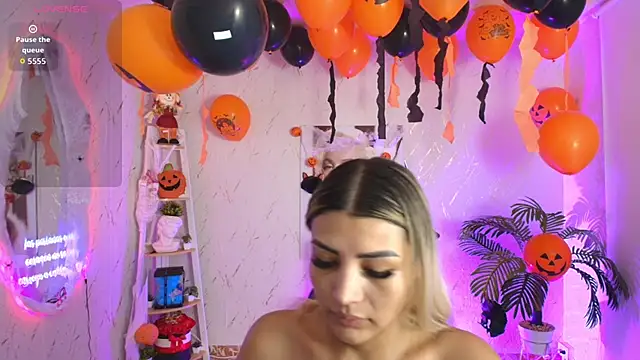 Snapshot of SALOOMEE__ chatting on 10-18-25, 09:21 SALOOMEE online show from 10-18-25, 09:21