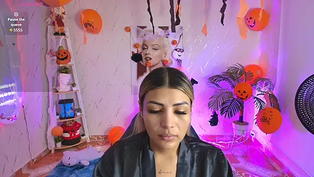 Snapshot of SALOOMEE__ chatting on 10-21-25, 11:11 SALOOMEE online show from 10-21-25, 11:11