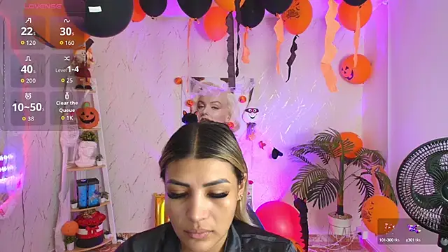 Snapshot of SALOOMEE__ chatting on 10-29-25, 11:23 SALOOMEE online show from 10-29-25, 11:23