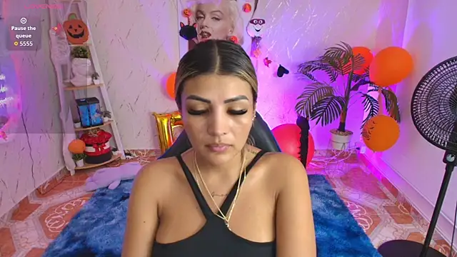 Snapshot of SALOOMEE__ chatting on 10-29-25, 11:28 SALOOMEE online show from 10-29-25, 11:28