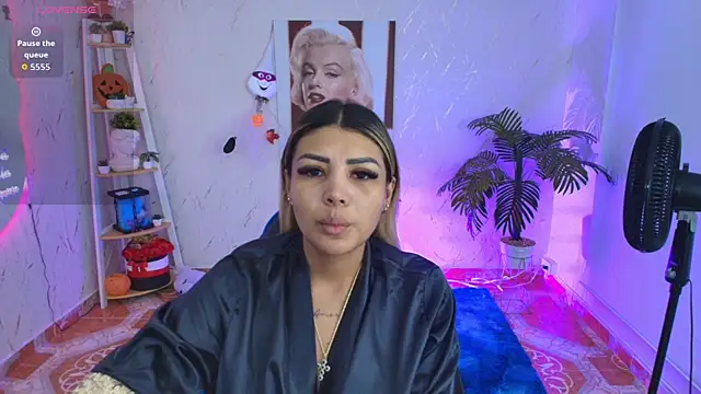 Snapshot of SALOOMEE__ chatting on 11-12-25, 11:10 SALOOMEE online show from 11-12-25, 11:10