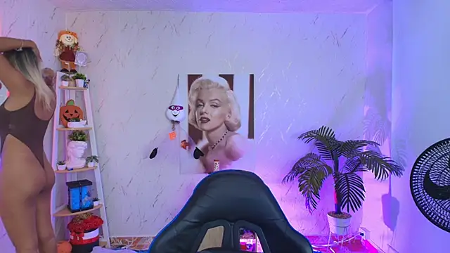 Snapshot of SALOOMEE__ chatting on 11-17-25, 09:26 SALOOMEE online show from 11-17-25, 09:26