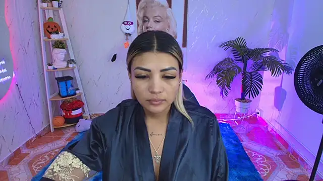 Snapshot of SALOOMEE__ chatting on 11-18-25, 11:25 SALOOMEE online show from 11-18-25, 11:25