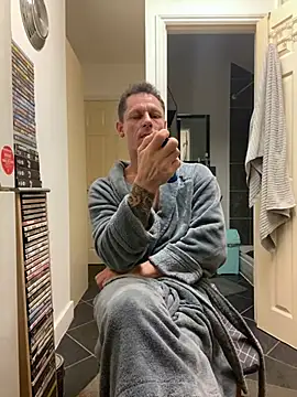 Snapshot of Yourhotboy_42 chatting on 02-02-25, 08:51 Yourhotboy 42 online show from 02-02-25, 08:51