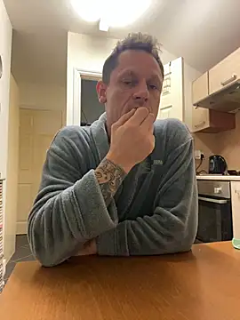 Snapshot of Yourhotboy_42 chatting on 02-04-25, 12:19 Yourhotboy 42 online show from 02-04-25, 12:19