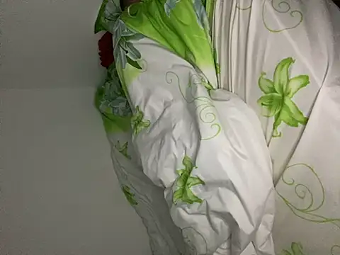 Snapshot of Yourhotboy_42 chatting on 02-22-25, 02:50 Yourhotboy 42 online show from 02-22-25, 02:50