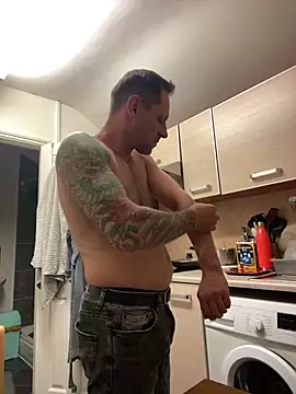 Snapshot of Yourhotboy_42 chatting on 10-09-25, 05:44 Yourhotboy 42 online show from 10-09-25, 05:44