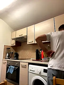 Snapshot of Yourhotboy_42 chatting on 10-15-25, 06:19 Yourhotboy 42 online show from 10-15-25, 06:19