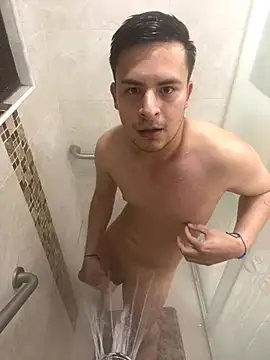 Snapshot of Nicolds14 chatting on 11-11-25, 11:27 Nicolds14 online show from 11-11-25, 11:27