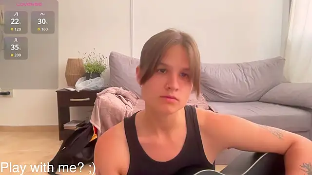 Snapshot of Your_Hand_In_mine chatting on 10-27-25, 03:49 Your Hand In mine online show from 10-27-25, 03:49