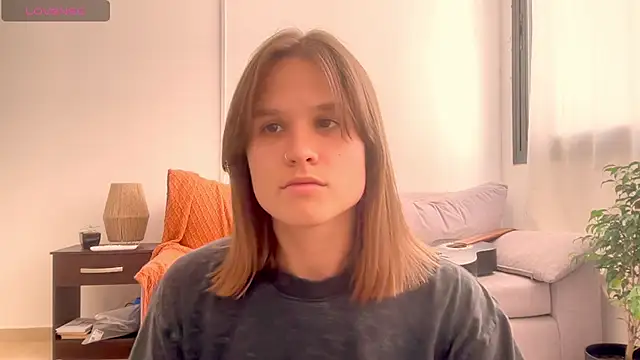 Snapshot of Your_Hand_In_mine chatting on 11-16-25, 06:35 Your Hand In mine online show from 11-16-25, 06:35