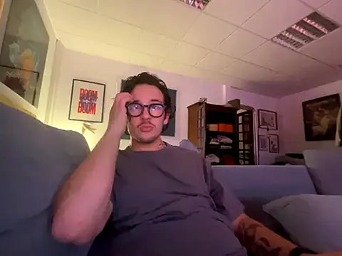 Snapshot of hardmecl chatting on 10-03-25, 08:28 hardmecl online show from 10-03-25, 08:28