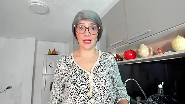 Jessica Herrera  online show from 01-23-25, 10:11