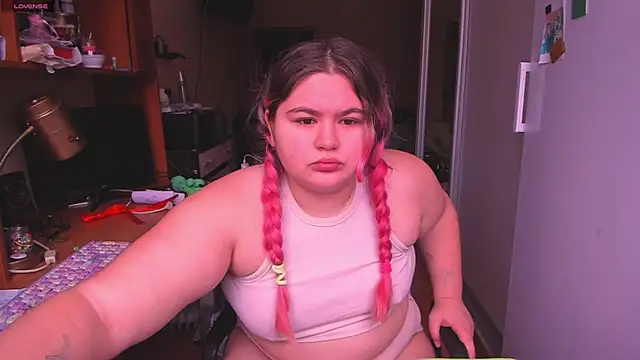 Freakcute  online show from 12-19-24, 11:07