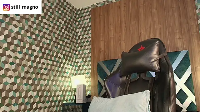 Michael magno online show from 11-25-25, 01:33