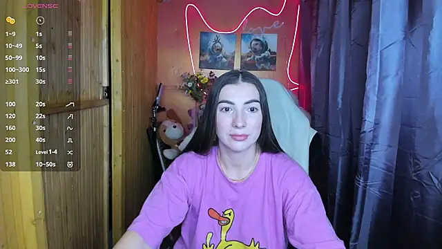 Fiery Brunette  online show from 12-21-24, 05:58