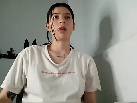 Mia foster1 online show from 02-18-25, 02:38