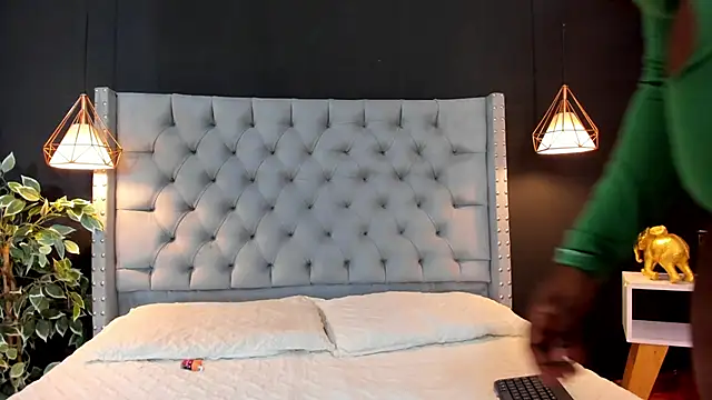 Tammy  vega  online show from 02-13-25, 04:00