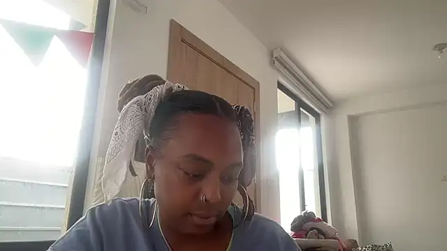 ChocolateCakeQueen online show from 10-24-25, 06:37