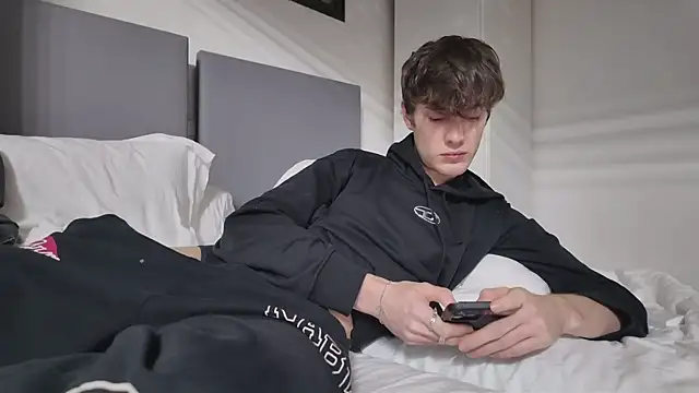 Snapshot of twinkyjd_ chatting on 11-05-25, 10:32 twinkyjd online show from 11-05-25, 10:32