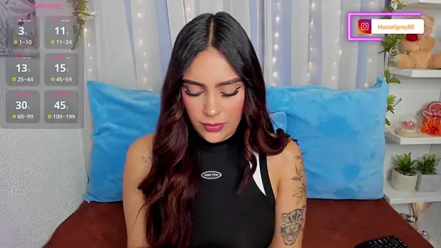 HazzelGray online show from 10-11-25, 03:32