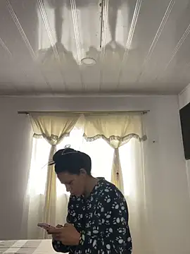 hannahb-e online show from 10-17-25, 02:30