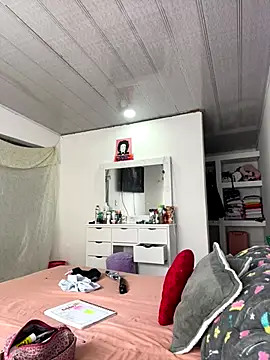 hannahb-e online show from 10-25-25, 02:35