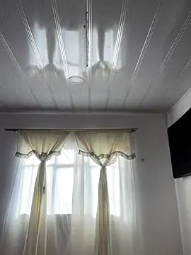 hannahb-e online show from 12-05-25, 01:09