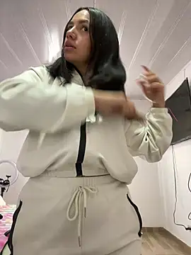 Snapshot of hannahb-e chatting on 02-09-26, 10:03 hannahb-e online show from 02-09-26, 10:03