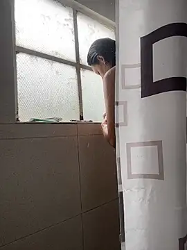 Snapshot of hannahb-e chatting on 02-10-26, 06:12 hannahb-e online show from 02-10-26, 06:12