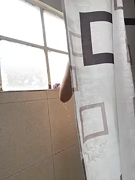 Snapshot of hannahb-e chatting on 02-11-26, 03:50 hannahb-e online show from 02-11-26, 03:50