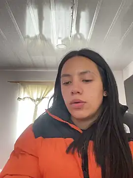 Snapshot of hannahb-e chatting on 02-15-26, 04:58 hannahb-e online show from 02-15-26, 04:58