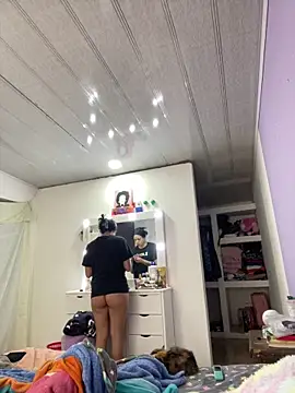 Snapshot of hannahb-e chatting on 03-02-26, 12:01 hannahb-e online show from 03-02-26, 12:01