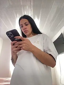 Snapshot of hannahb-e chatting on 03-03-26, 04:13 hannahb-e online show from 03-03-26, 04:13