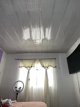 Snapshot of hannahb-e chatting on 03-05-26, 02:46 hannahb-e online show from 03-05-26, 02:46