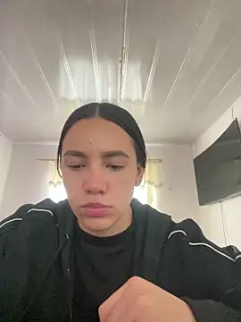 Snapshot of hannahb-e chatting on 03-06-26, 02:24 hannahb-e online show from 03-06-26, 02:24